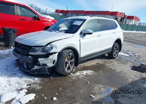 2020 Volkswagen Tiguan 2.0T Se/2.0T Se R-Line Black/2.0T Sel z USA, uszkodzony, nr VIN 3VV2B7AX5LM044053